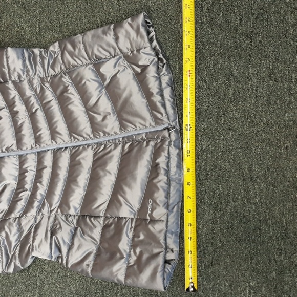 North Face 550 Down-Filled Vest - Picture 8 of 8